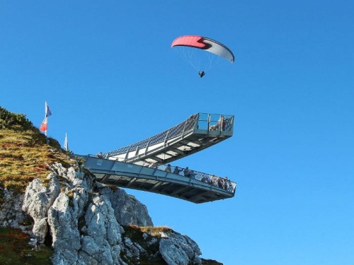 Nhảy dù tại tháp AlpspiX ở Đức